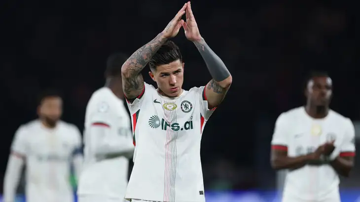 الرهان الاحتياطي يفجر ثورة إنزو فرنانديز ..  ومدرب تشيلسي يعترف بالخطأ