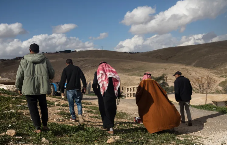 قرية الخان الأحمر ..  بدو قرب القدس صامدون في وجه الاحتلال