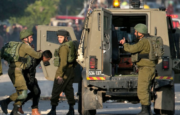 بينهم أسرى محررون وأطفال ..  الاحتلال يشنُّ حملة اعتقالات في الضفة الغربية  