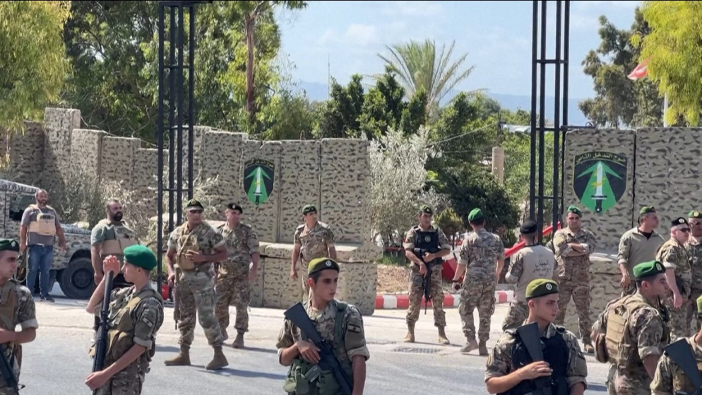 الجيش اللبناني يتسلّم دفعة جديدة من سلاح المخيمات الفلسطينية