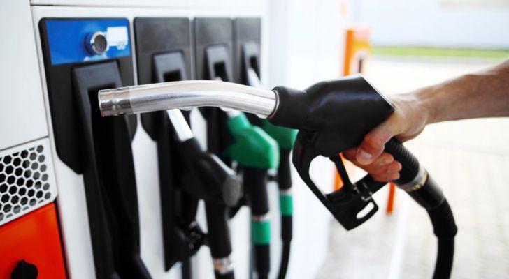 الحكومة ترفع أسعار المحروقات: البنزين 90 يرتفع 15 فلسًا و95 يرتفع 20 فلسًا والديزل يرتفع 25 فلسًا