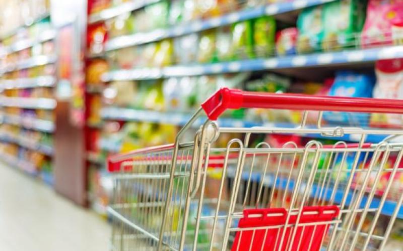 تخفيض أسعار 300 سلعة في الاستهلاكية المدنية