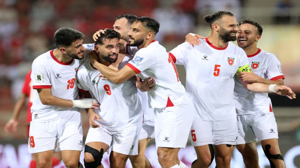 النشامى في الواجهة ..  ثلاثي عربي يبدأ رحلة كأس العالم بأحلام كبيرة 