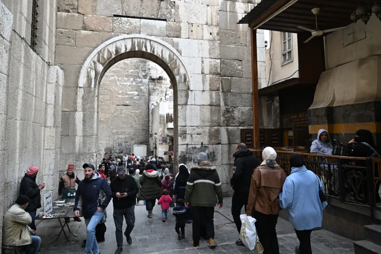 لا نحمل أحقادا ..  سوريون: بيوتنا مفتوحة للنازحين اللبنانيين