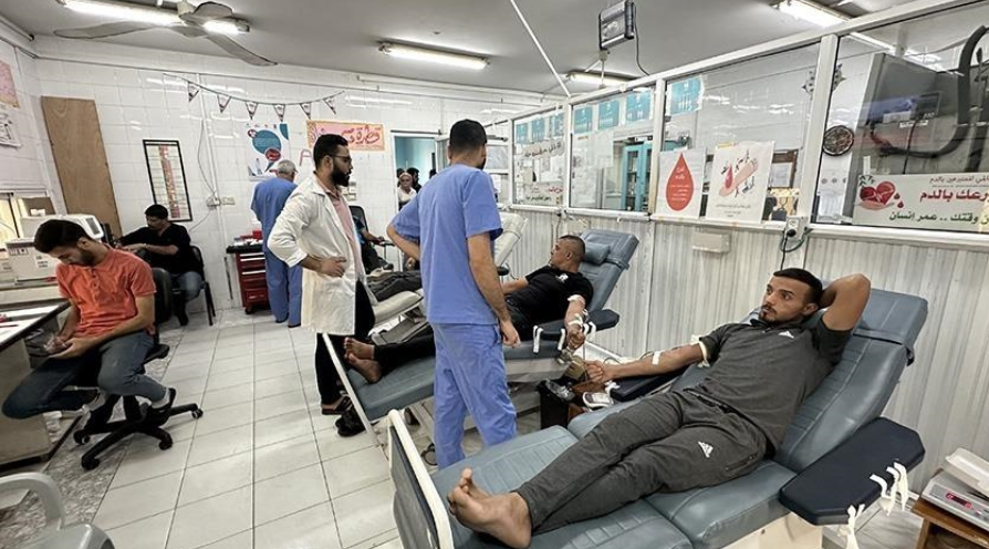 حملة "دمنا واحد" ..  نقل 6 آلاف وحدة دم من الضفة إلى غزة