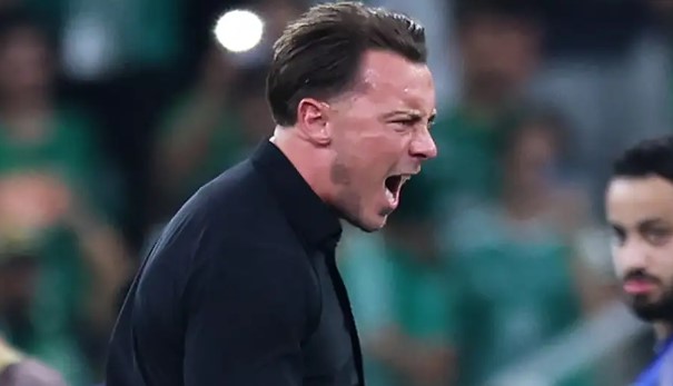 بعد التتويج الآسيوي ..  يايسله يُجبر أسطورة الهلال على الاعتذار 