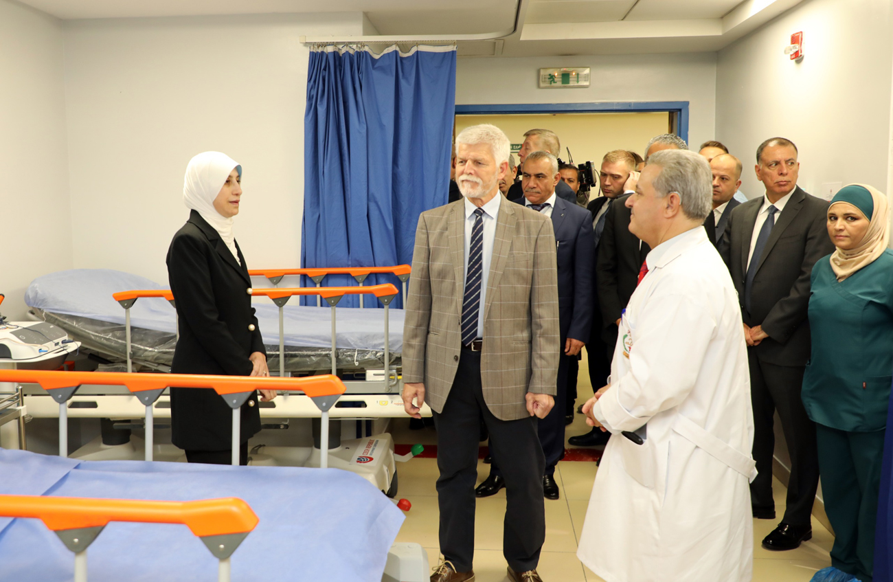 الرئيس التشيكي يزور مستشفيات البشير ومستشفى الخالدي