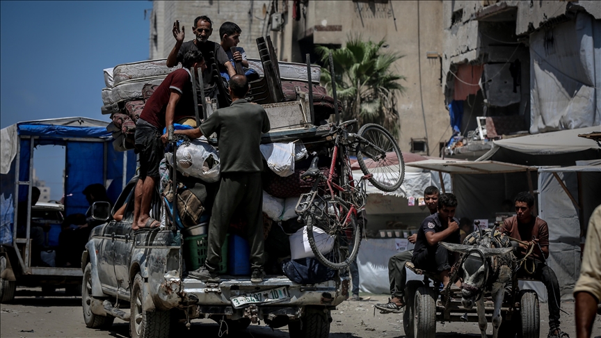 موظف "أونروا" هجرته إسرائيل بغزة: أنزح للمرة 19 منذ بدء الحرب