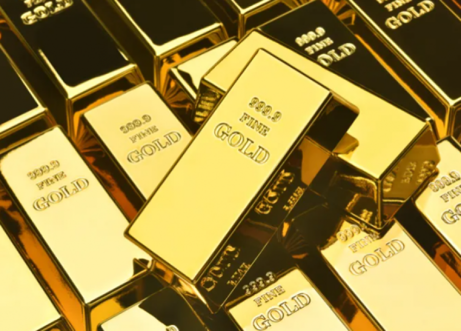 الذهب يواصل انخفاضه مع ارتفاع الدولار