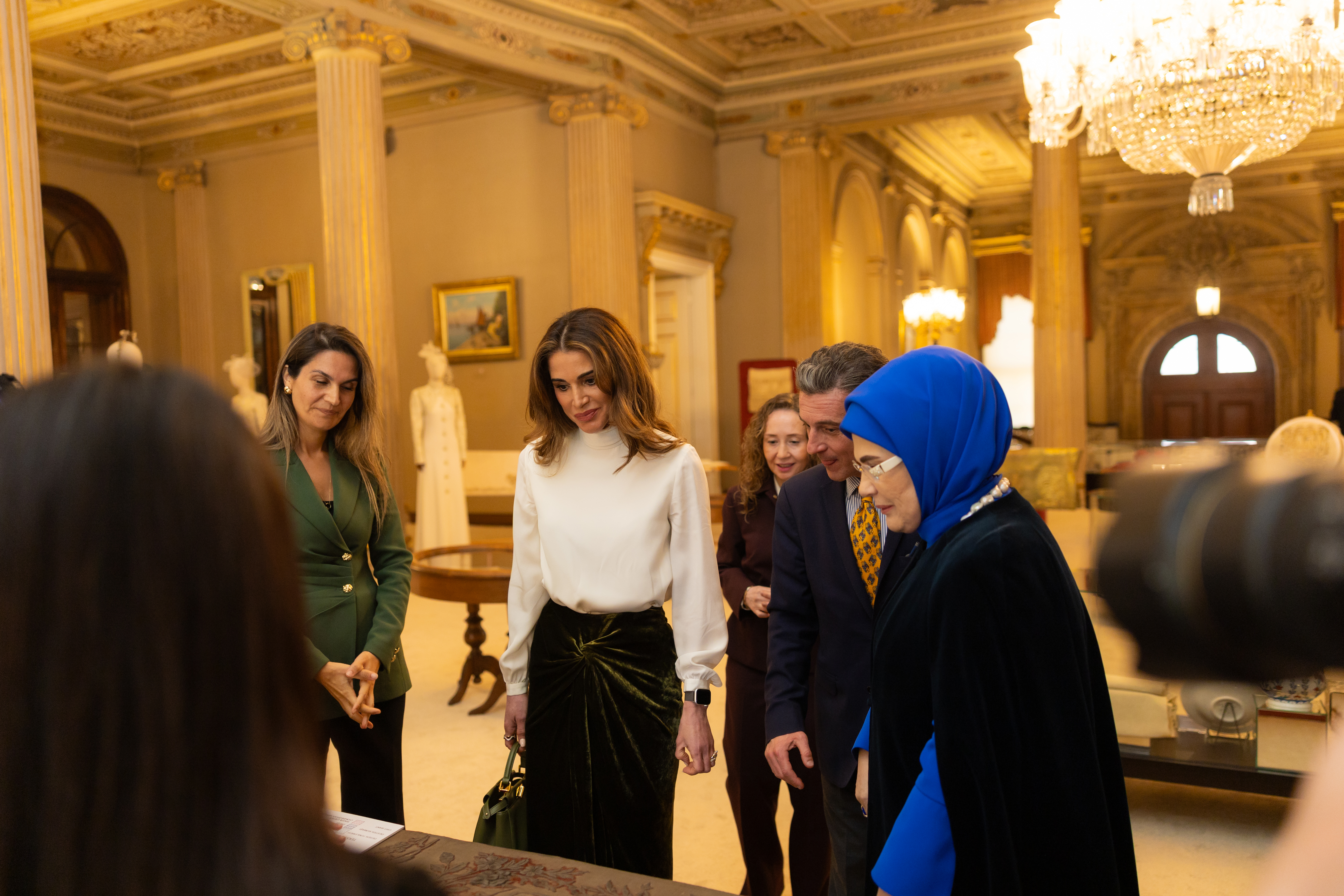 الملكة رانيا العبدالله تلتقي السيدة الأولى لتركيا أمينة أردوغان في إسطنبول