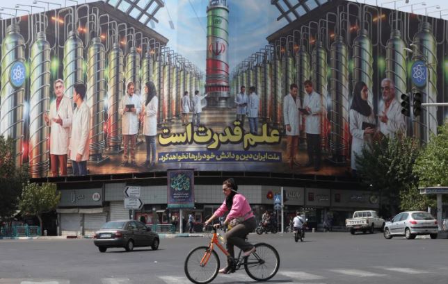 إيران تراقب ساعة العقوبات