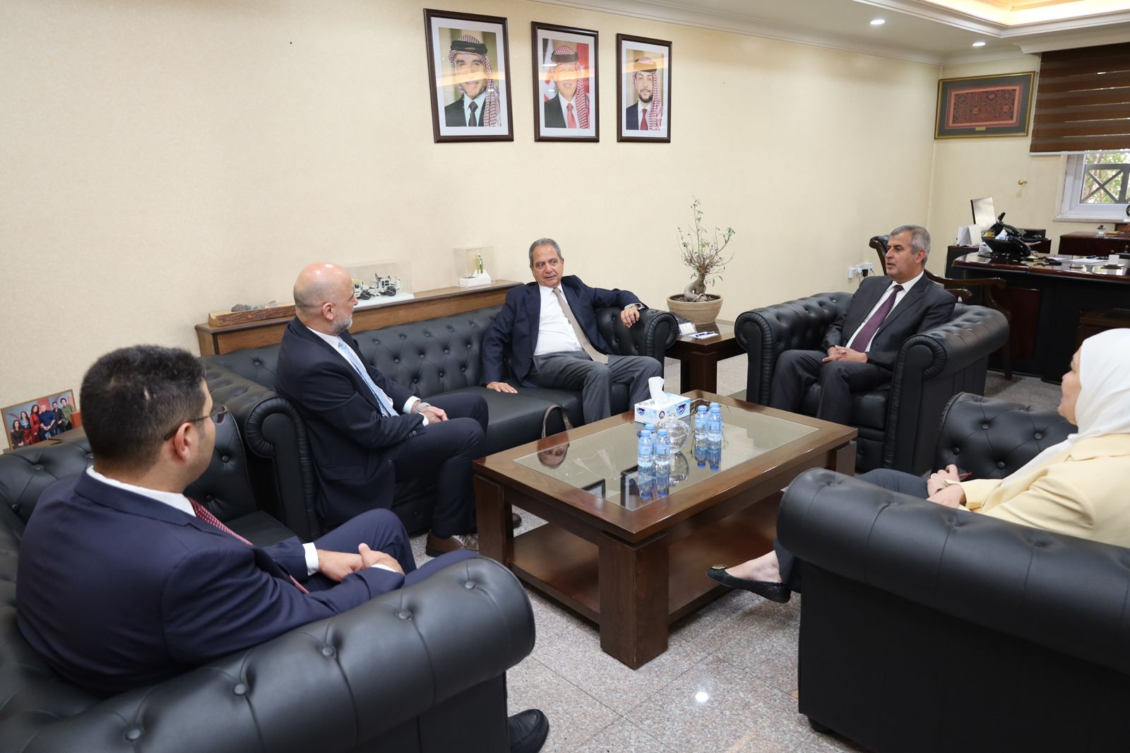 "الخرابشة" يؤكد استعداد الأردن لتزويد لبنان بالكهرباء والغاز الطبيعي 