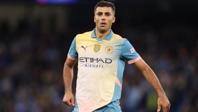 رودري يدخل مفكرة ريال مدريد لترميم خط الوسط