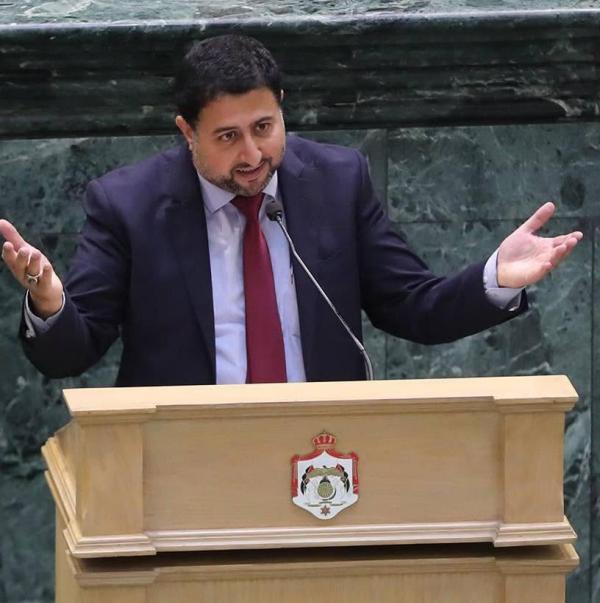 الرقب يطالب قانونية النواب بحل نفسها
