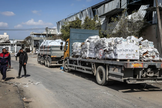 مفوضة أوروبية: خطط إسرائيل لحظر المنظمات الإنسانية الدولية في غزة تعني عرقلة المساعدات