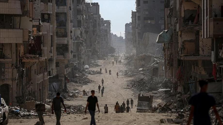 عائلات نازحة تستعدُّ للعودة إلى غزَّة رغم غياب الحدِّ الأدنى من الأمان والاستقرار