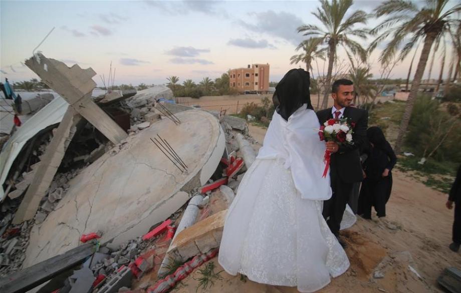 الزواج في غزة ..  حلم مؤجل تحت وطأة الحرب وغلاء المعيشة 