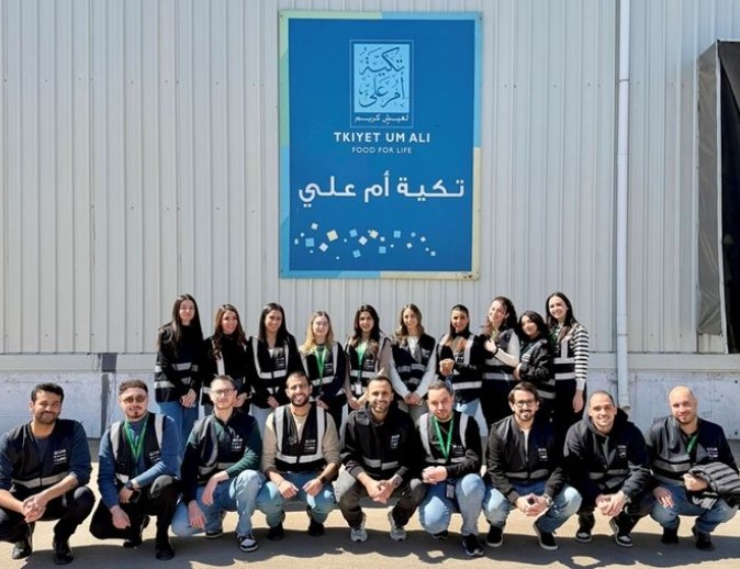 موظفو بنك القاهرة عمّان يشاركون في فعالية تعبئة طرود الخير مع تكية أم علي