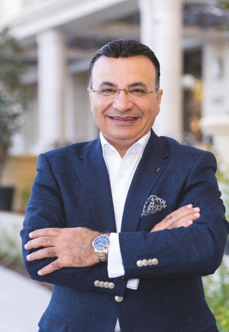 كارلتون يحتفي بأحدث تكريم ناله مديره العام طارق درباس
