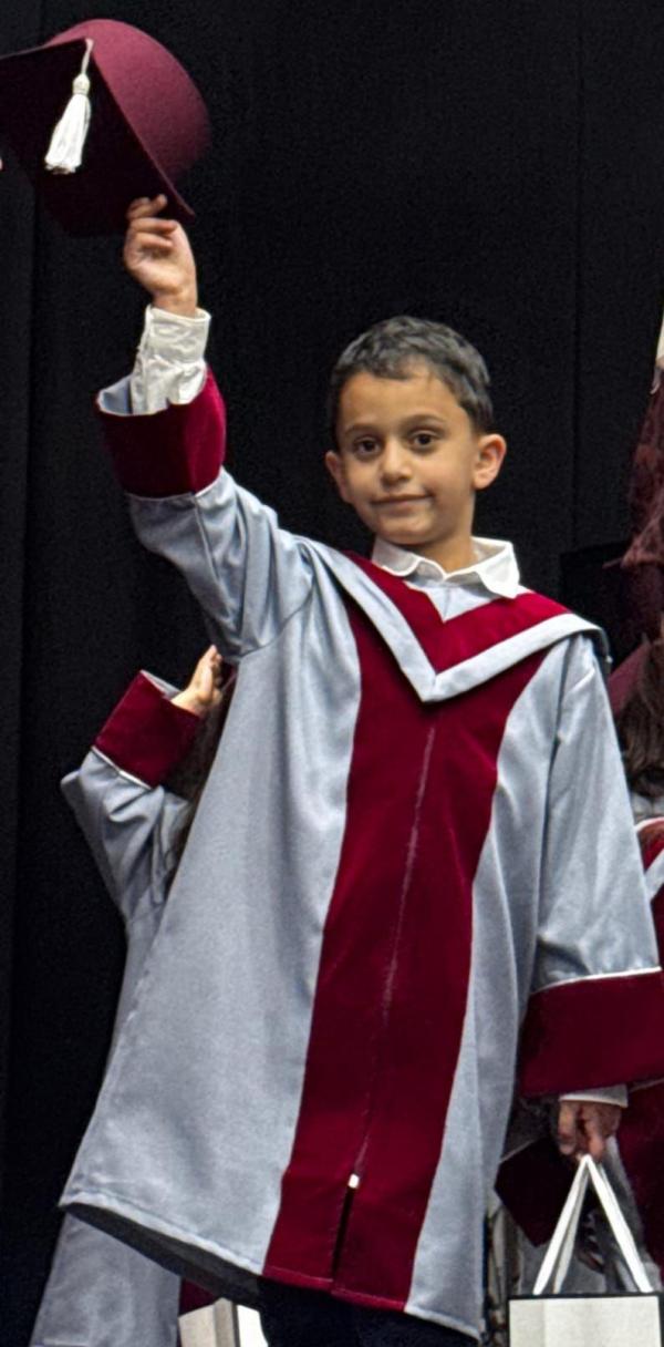 مبارك لابن المحامي زيد نضال العزب التخرج