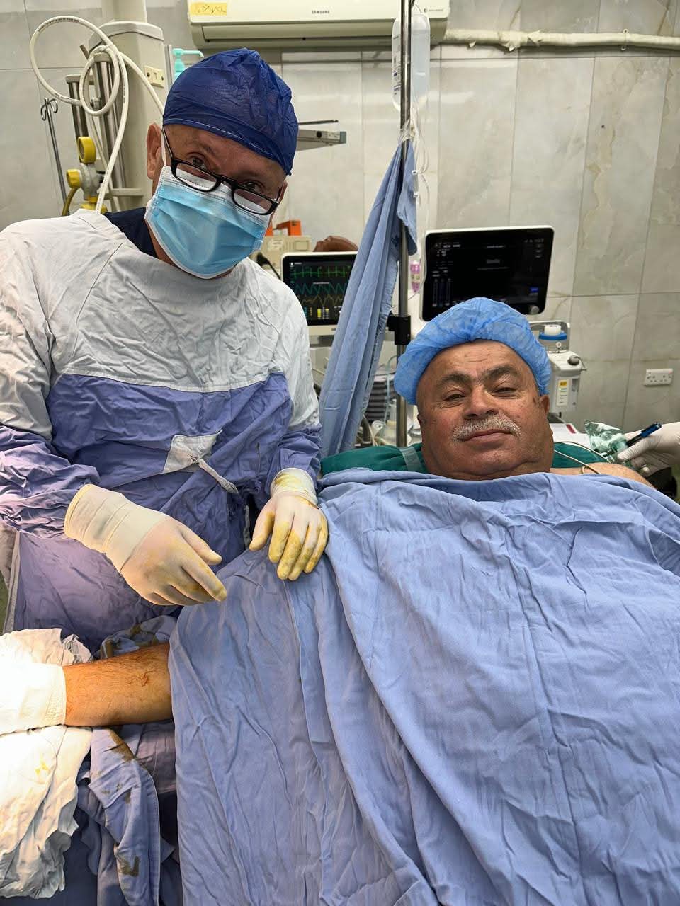 خليل عطية.. سلامات بعد إجراء عملية لتحرير العصب