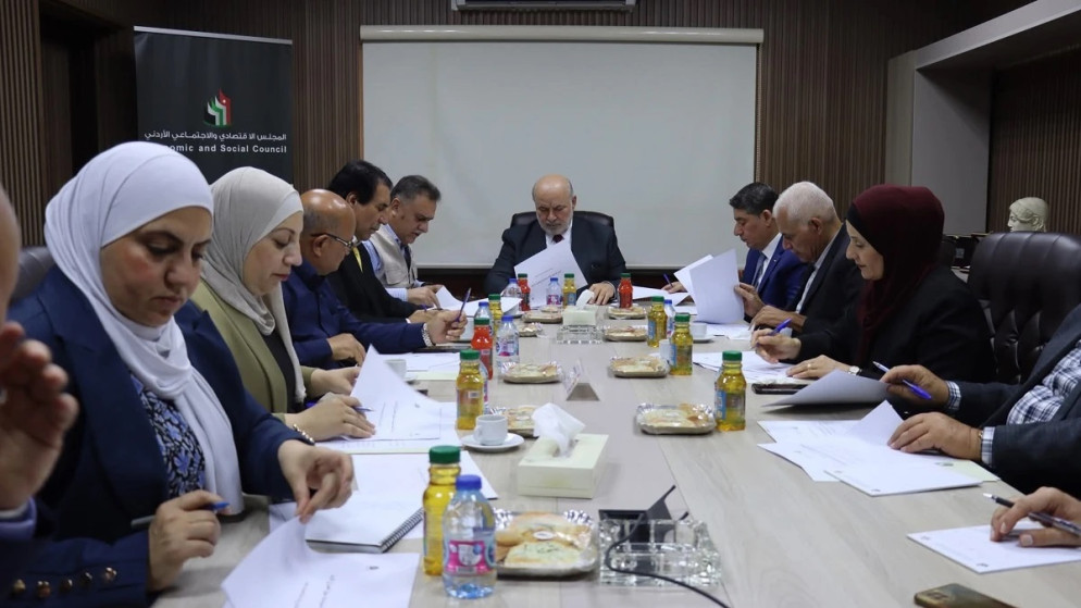 المجلس الاقتصادي والاجتماعي يعطي الأولوية لدراسة أسباب البطالة  