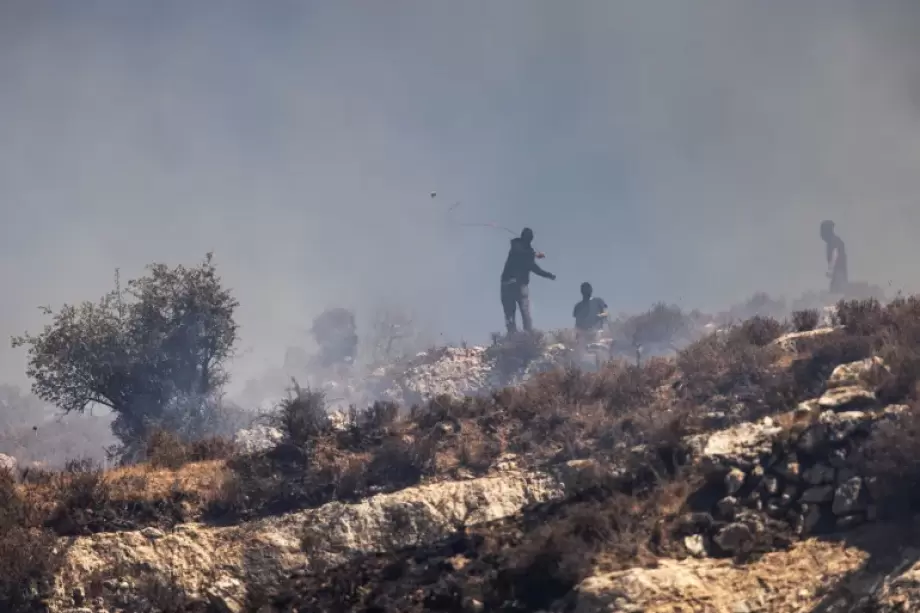 تصاعد إرهاب المستوطنين في الضفة ..  شهداء واعتداءات متواصلة على القرى 